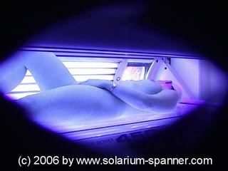 Solarium voyeur