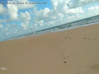 الشرب بول آخر يوم في ال جمهور شاطئ في البرازيل -aprilbigass-